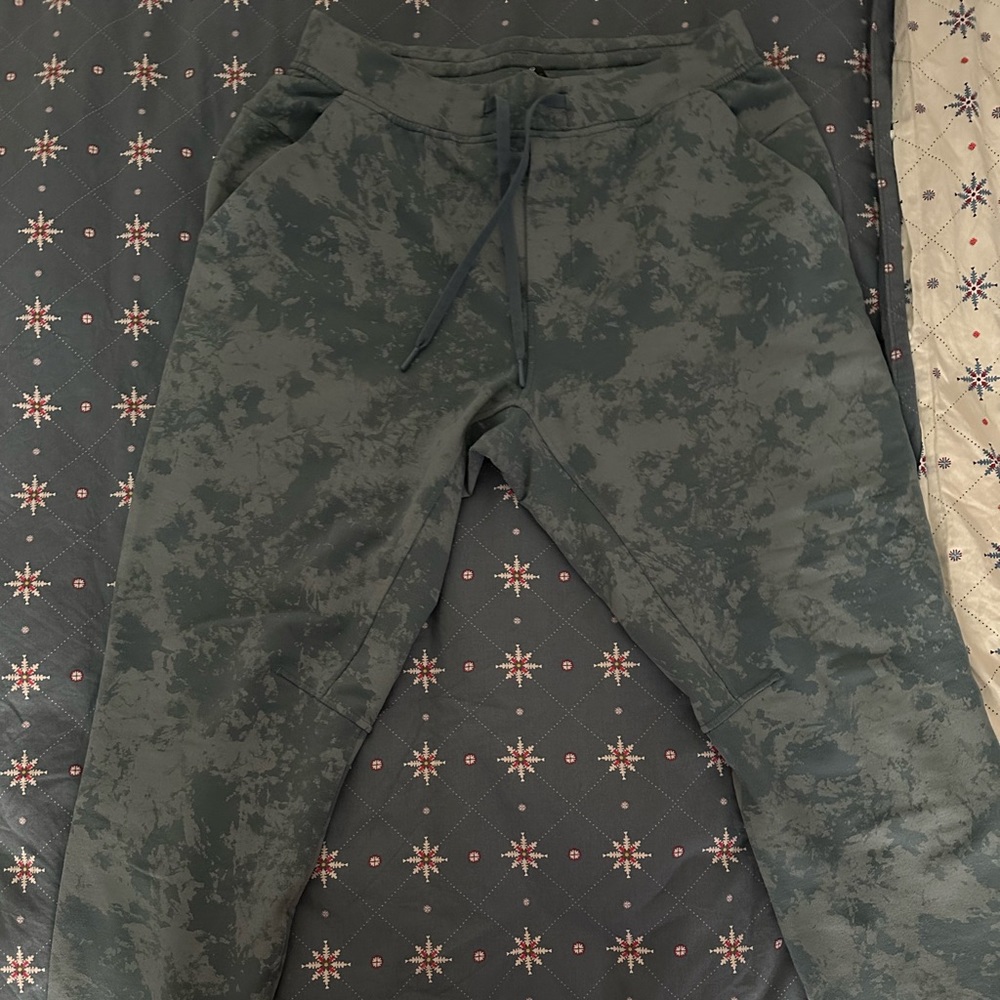 Lululemon Men Sweatpants Size L